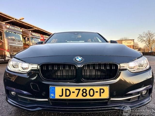 Occasion BMW 330e 2016 Zwart Sedan