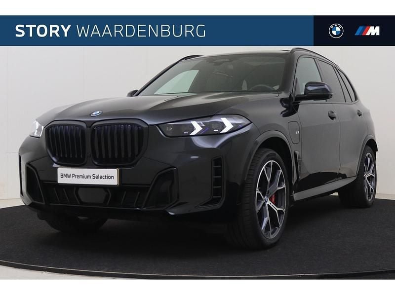 Zwart Gebruikt 2024 BMW X5 Executive SUV | € 97.850 (Eerlijke prijs) - Afbeelding 1/4