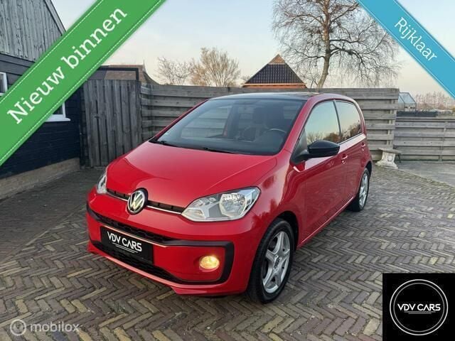 Rood Gebruikt 2017 VW up! Beats Hatchback | € 6.999 (Eerlijke prijs) - Afbeelding 1/4