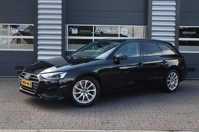 Zwart Gebruikt 2022 Audi A4 S-Line Stationwagen | € 29.940 - Afbeelding 1/4