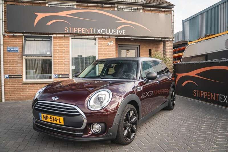 Rood, andere lak Gebruikt 2017 Mini One Clubman Stationwagen | € 10.900 (Eerlijke prijs) - Afbeelding 1/4