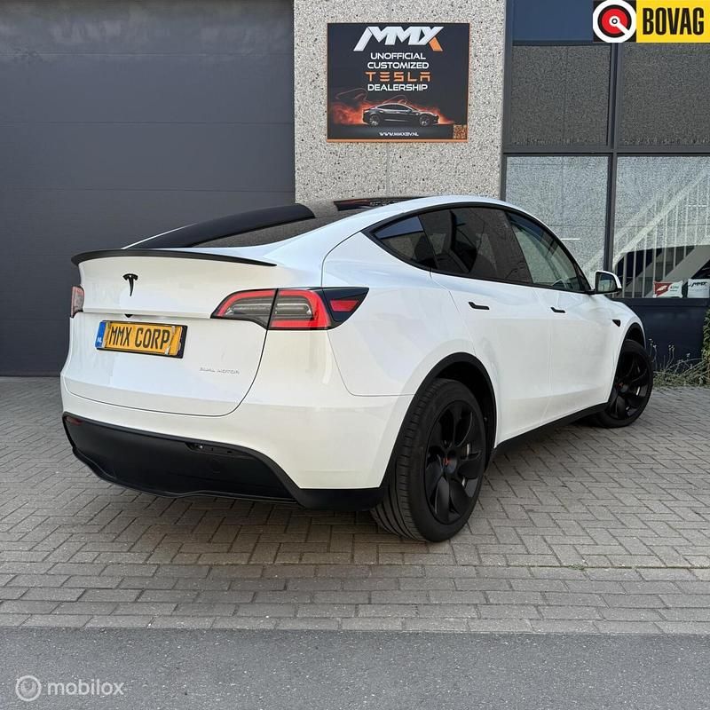 Wit Gebruikt 2023 Tesla Model Y Long Range AWD SUV | € 41.999 (Eerlijke prijs) - Afbeelding 1/4