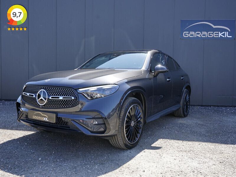 Grijs Gebruikt 2024 Mercedes GLC300 AMG line Coupé | € 74.945 (Duur) - Afbeelding 1/4