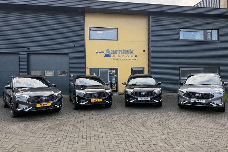 Nieuw Ford Kuga ST-Line X 242 PK (177 kW) 2026 Zwart SUV