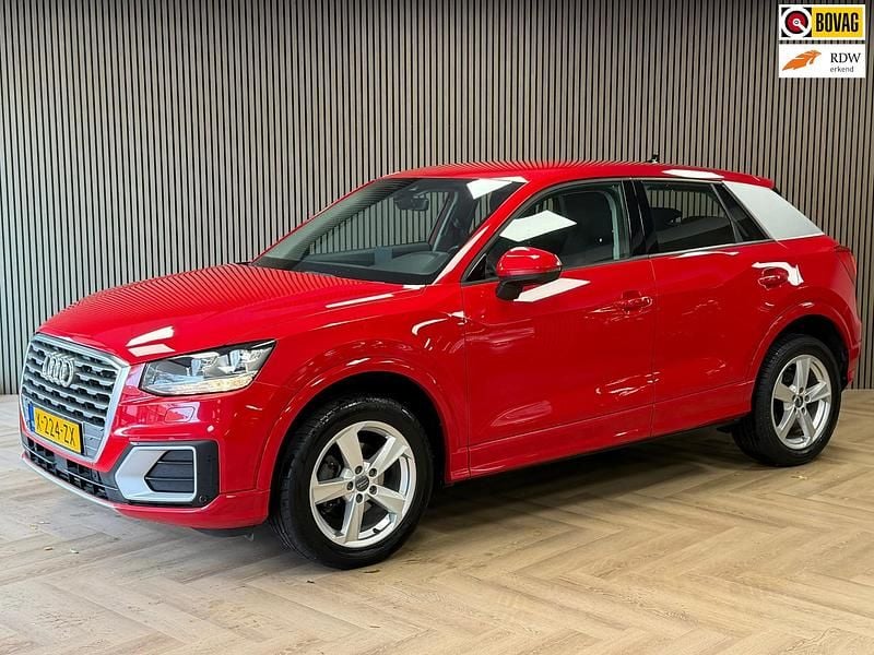 Rood Gebruikt 2020 Audi Q2 Basis SUV | € 22.995 (Super prijs) - Afbeelding 1/4