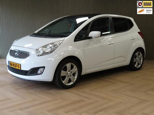 Wit Gebruikt 2011 Kia Venga Hatchback | € 4.995 (Eerlijke prijs) - Afbeelding 1/4