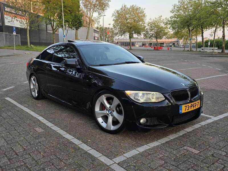 Zwart Gebruikt 2010 BMW 325 Coupé | € 14.000 (Iets duurder) - Afbeelding 1/4