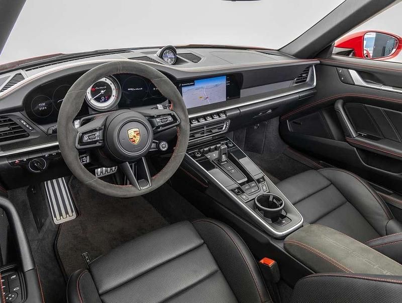 Occasion Porsche 992 650 PK (478 kW) 2022 Rood Cabriolet