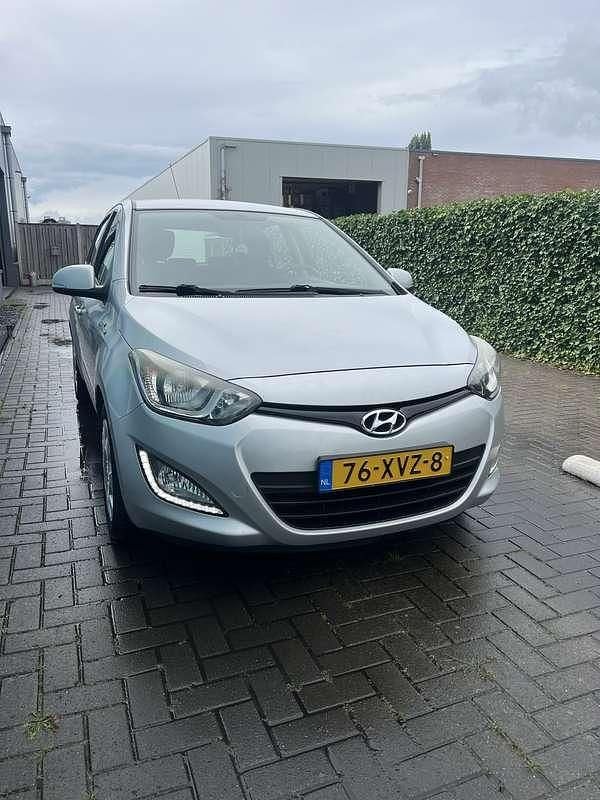 Grijs Gebruikt 2012 Hyundai i20 MPV | € 4.850 - Afbeelding 1/4