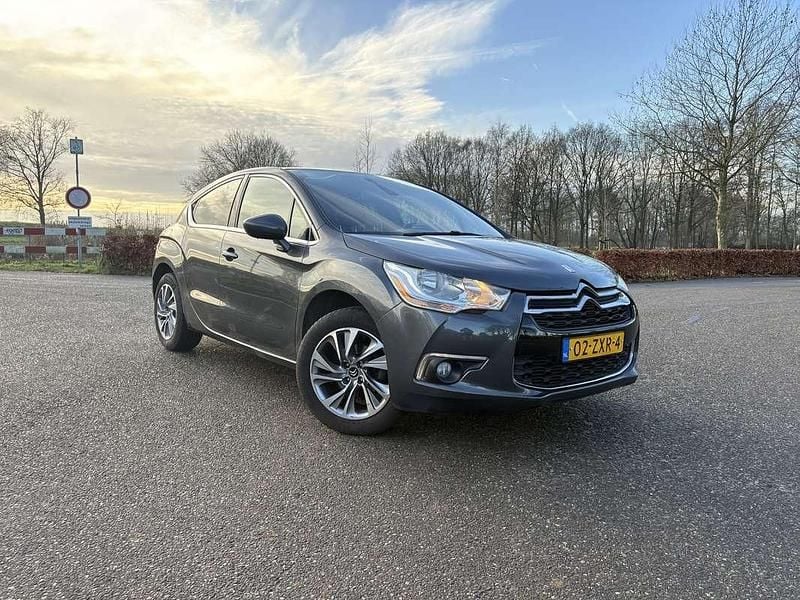 Grijs Occasion 2013 Citroën DS4 So Chic Hatchback | € 5.500 (Goede deal) - Afbeelding 1/4