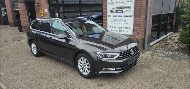 Zwart Gebruikt 2016 VW Passat Highline Stationwagen | € 17.950 (Super prijs) - Afbeelding 1/4