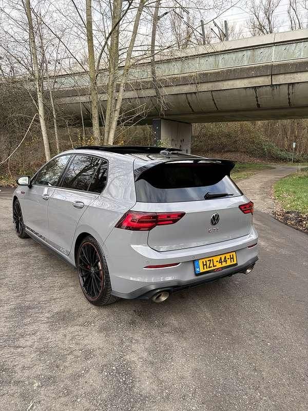 Grijs Occasion 2021 VW Golf VIII GTI Clubsport Stationwagen | € 39.000 (Duur) - Afbeelding 1/4