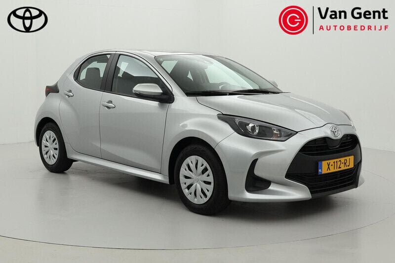 Grijs Gebruikt 2024 Toyota Yaris Active Hatchback | € 21.499 (Eerlijke prijs) - Afbeelding 1/4