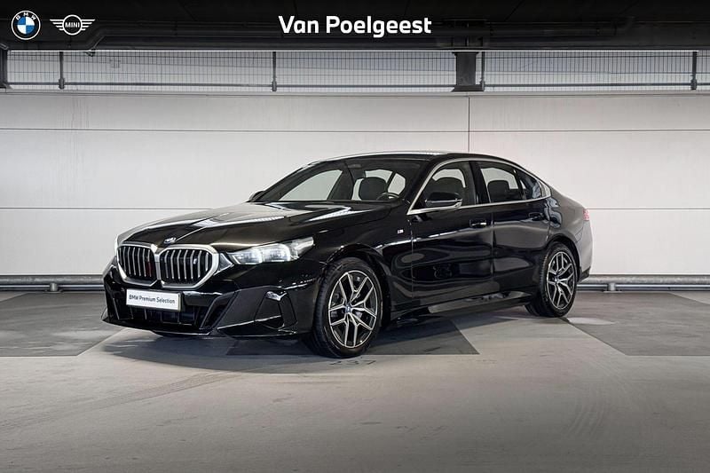 Zwart Occasion 2024 BMW i5 Comfort Edition Sedan | € 53.500 (Super prijs) - Afbeelding 1/4