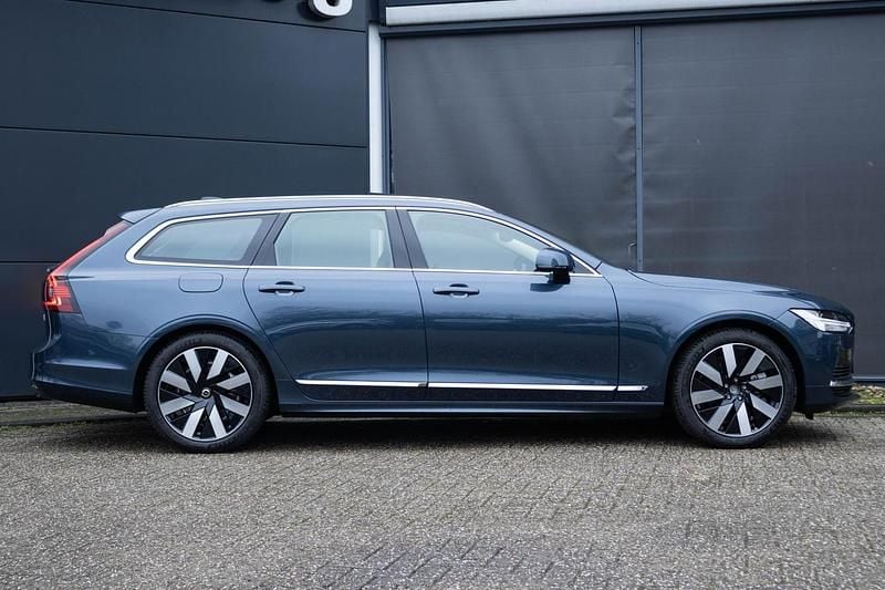 Occasion Volvo V90 Ultra 350 PK (257 kW) 2024 Blauw Stationwagen