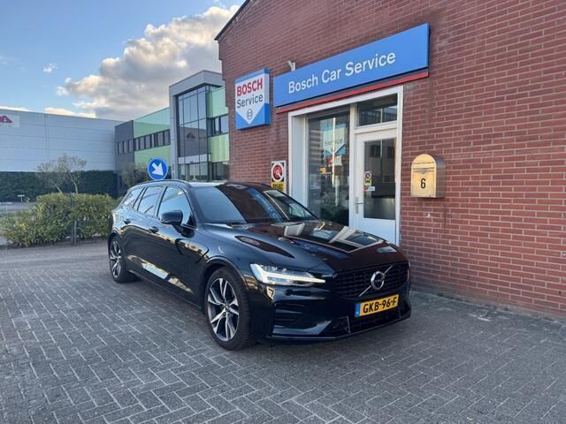 Zwart, metallic lak Gebruikt 2021 Volvo V60 R-Design Stationwagen | € 33.999 (Eerlijke prijs) - Afbeelding 1/4