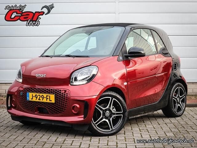 Rood (metallic) Occasion 2020 Smart ForTwo Coupé Hatchback | € 9.980 (Eerlijke prijs) - Afbeelding 1/4