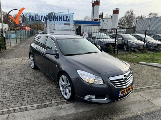Grijs Gebruikt 2012 Opel Insignia Cosmo Stationwagen | € 5.590 (Eerlijke prijs) - Afbeelding 1/4
