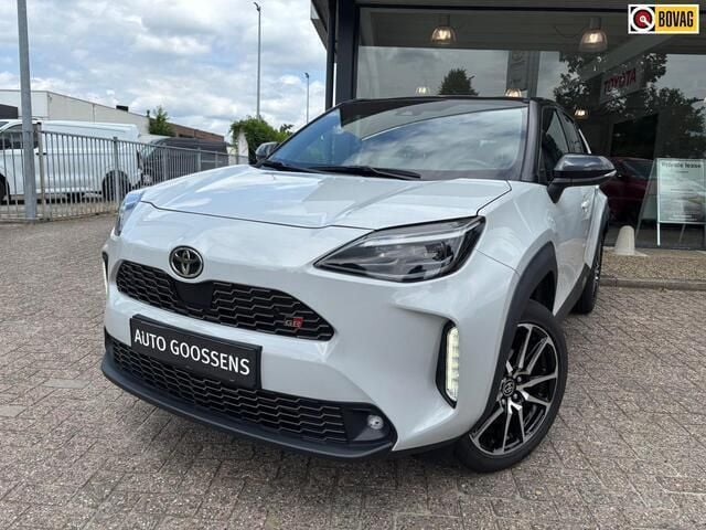 Wit Gebruikt 2023 Toyota Yaris Cross Sport SUV | € 29.995 (Eerlijke prijs) - Afbeelding 1/4