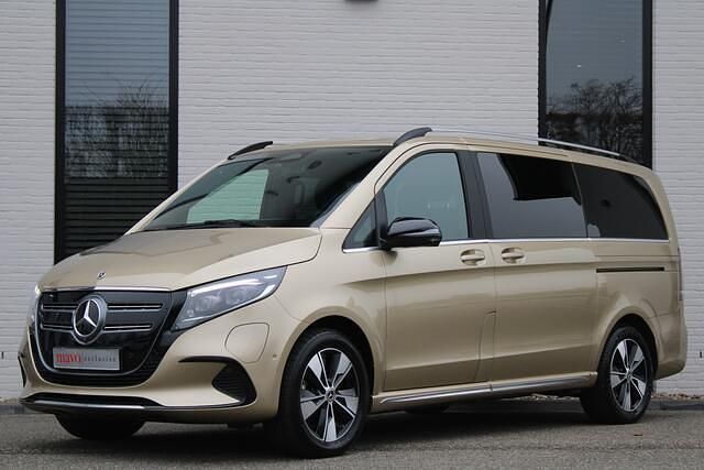 Goud (metallic) Occasion 2024 Mercedes EQV300 AMG Van | € 51.950 (Goede deal) - Afbeelding 1/4