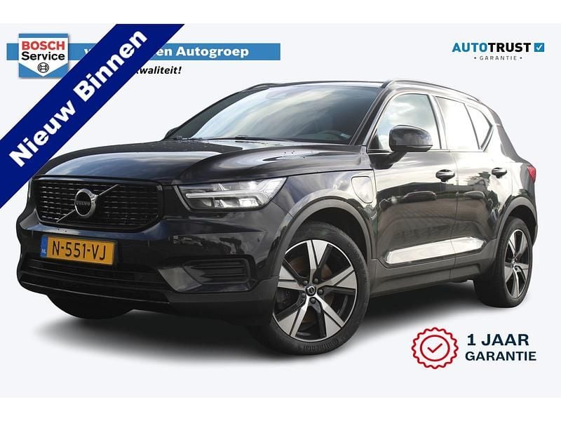 Zwart Gebruikt 2022 Volvo XC40 R-Design SUV | € 29.950 (Iets duurder) - Afbeelding 1/4