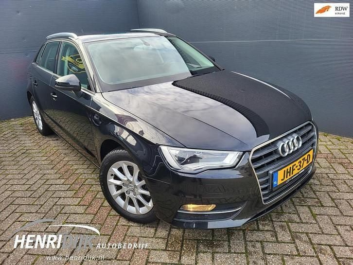 Zwart Gebruikt 2013 Audi A3 Attraction Hatchback | € 11.750 (Eerlijke prijs) - Afbeelding 1/4