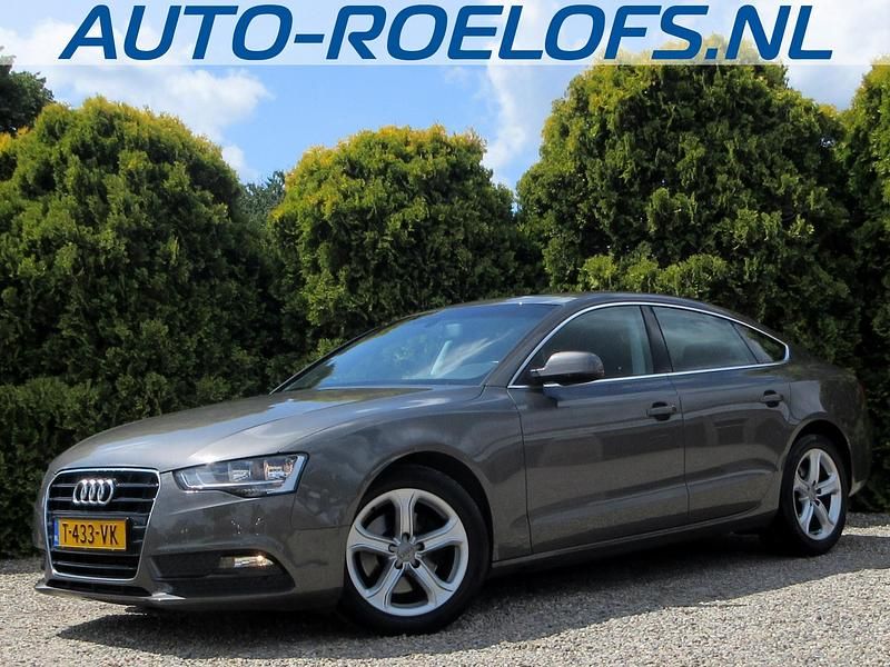 Grijs Gebruikt 2013 Audi A5 Proline Coupé | € 12.390 (Eerlijke prijs) - Afbeelding 1/4