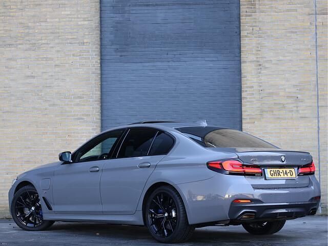 Occasion BMW 545e M Sport 394 PK (289 kW) 2021 Grijs Sedan
