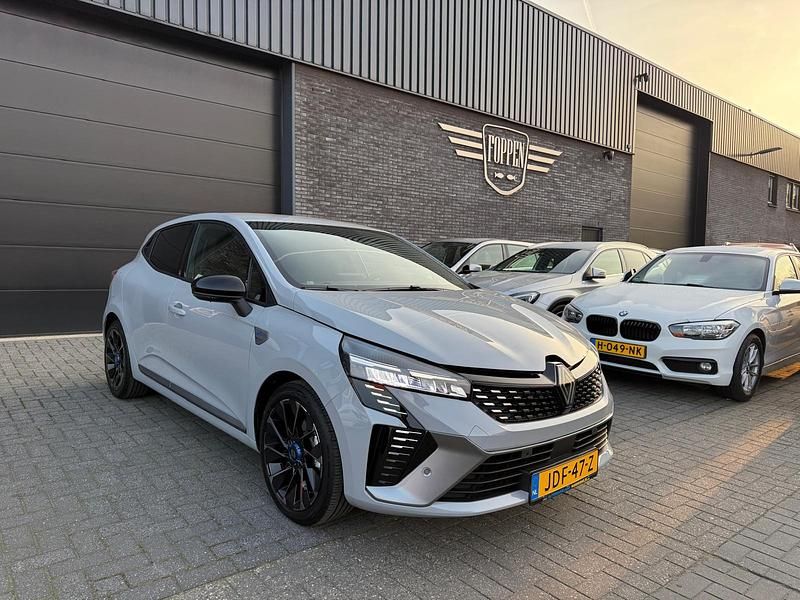 Occasion Renault Clio V Esprit Alpine 94 PK (69 kW) 2025 Grijs Hatchback