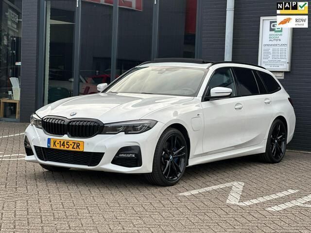Wit Gebruikt 2021 BMW 330 Executive Stationwagen | € 30.999 (Eerlijke prijs) - Afbeelding 1/4
