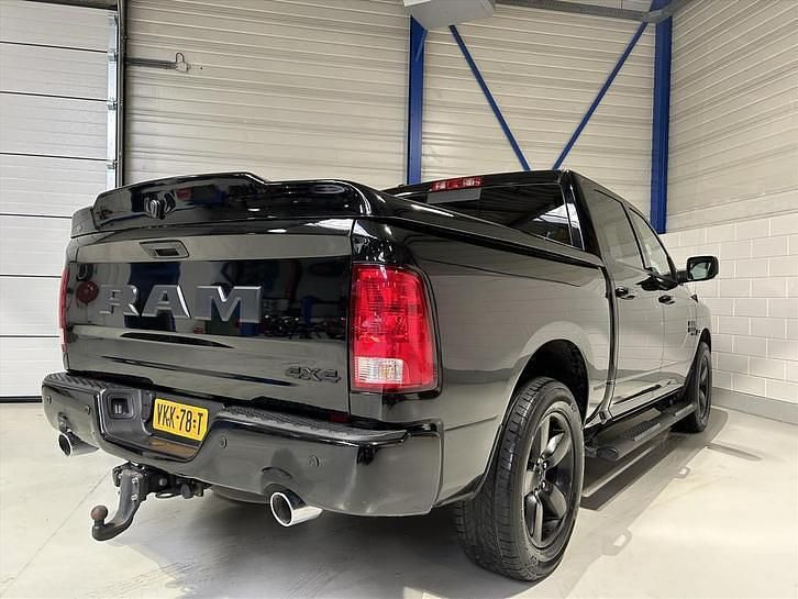 Occasion Dodge Ram 401 PK (294 kW) 2021 Zwart (metallic) Pickup