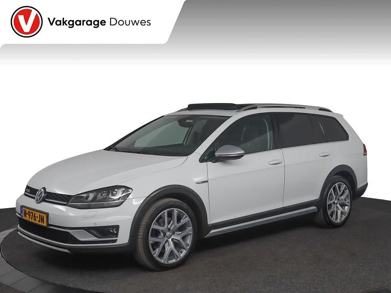 Wit Gebruikt 2017 VW Golf Alltrack Stationwagen | € 17.450 - Afbeelding 1/4
