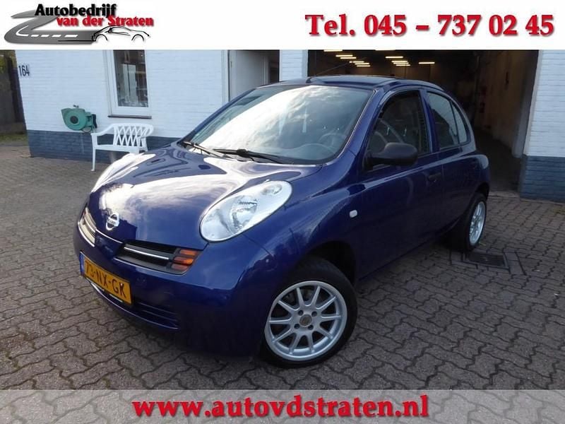 Blauw (metallic) Gebruikt 2004 Nissan Micra Visia Hatchback | € 1.950 (Eerlijke prijs) - Afbeelding 1/4