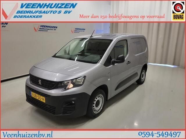 Grijs Gebruikt 2021 Peugeot Partner Premium MPV | € 9.950 (Eerlijke prijs) - Afbeelding 1/4