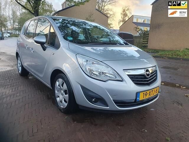 Grijs Gebruikt 2012 Opel Meriva MPV | € 4.499 (Goede deal) - Afbeelding 1/4