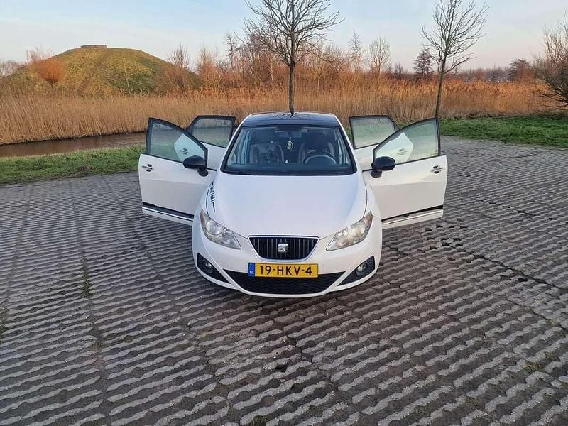 Wit Occasion 2009 Seat Ibiza Sport Hatchback | € 3.500 (Duur) - Afbeelding 1/4