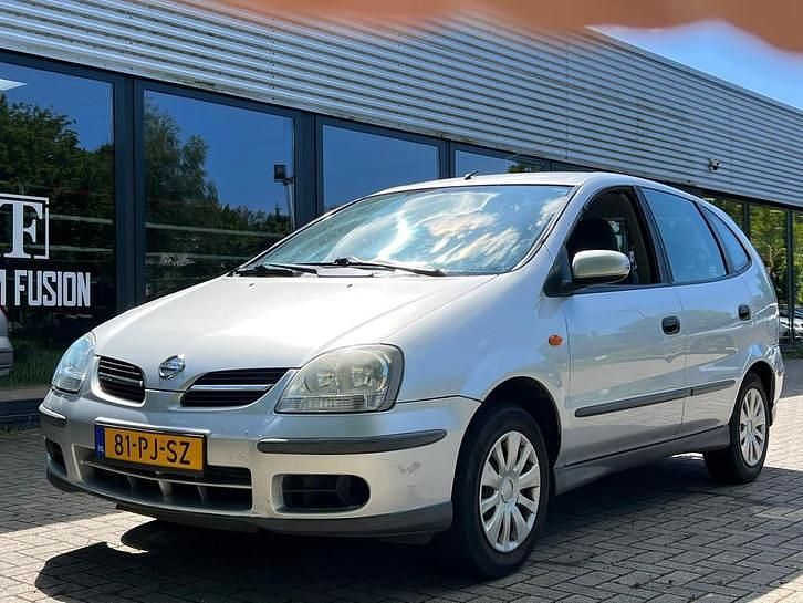Occasion Nissan Almera Tino Visia 116 PK (85 kW) 2004 Grijs MPV