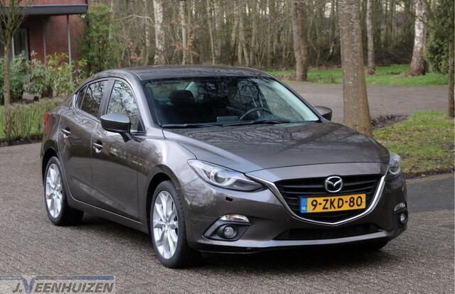 Bruin Gebruikt 2015 Mazda 3 Hatchback | € 4.998 (Duur) - Afbeelding 1/4