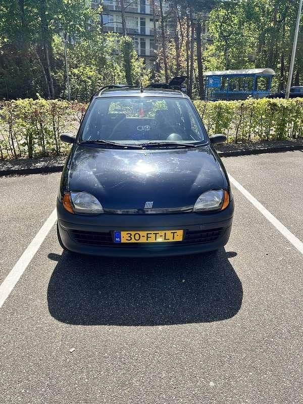 Zwart Gebruikt 2000 Fiat Seicento Young Hatchback | € 800 (Eerlijke prijs) - Afbeelding 1/4