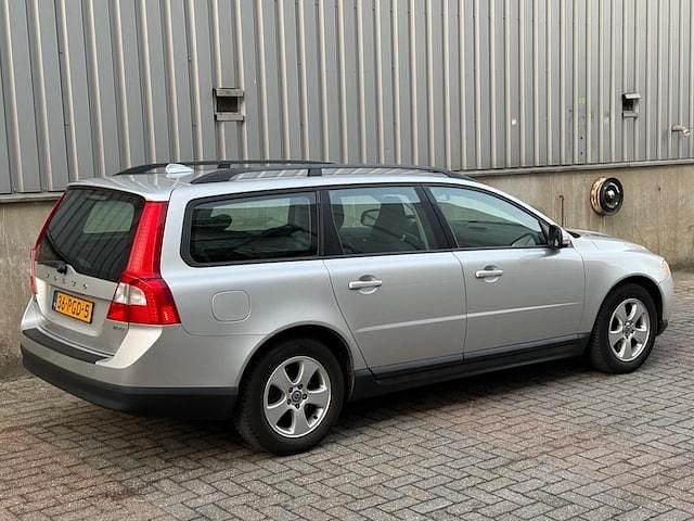 Occasion Volvo V70 Momentum 136 PK (100 kW) 2010 Grijs Stationwagen