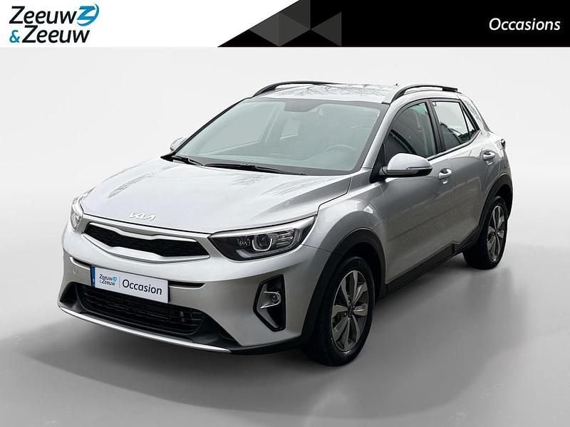 Grijs Occasion 2023 Kia Stonic SUV | € 18.950 (Goede deal) - Afbeelding 1/4