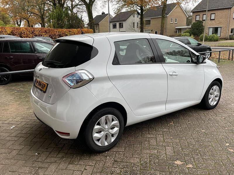 Occasion Renault Zoe Intens 64 kW (88 PK) 2016 Wit Hatchback