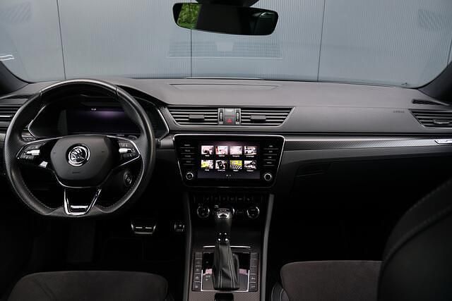 Occasion Skoda Superb Business Line 218 PK (160 kW) 2022 Grijs Stationwagen