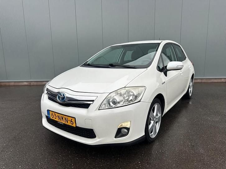Wit Occasion 2010 Toyota Auris Hatchback | € 5.249 (Eerlijke prijs) - Afbeelding 1/4