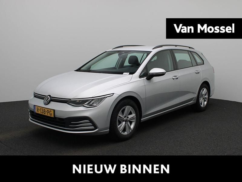 Grijs Gebruikt 2022 VW Golf VIII Life Stationwagen | € 20.900 (Eerlijke prijs) - Afbeelding 1/4