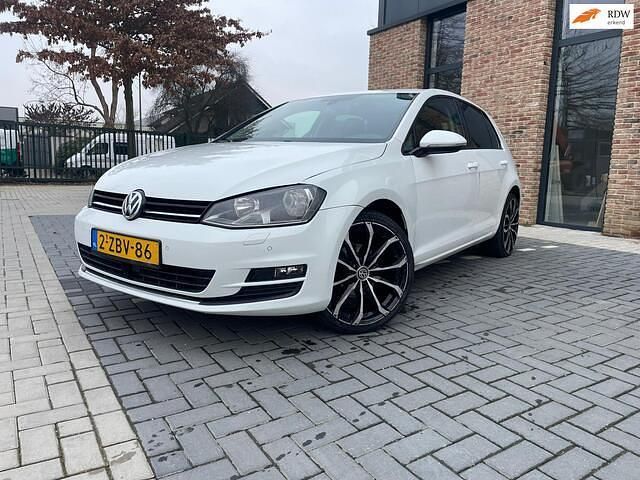 Wit Occasion 2013 VW Golf VII Highline Hatchback | € 5.750 (Eerlijke prijs) - Afbeelding 1/4