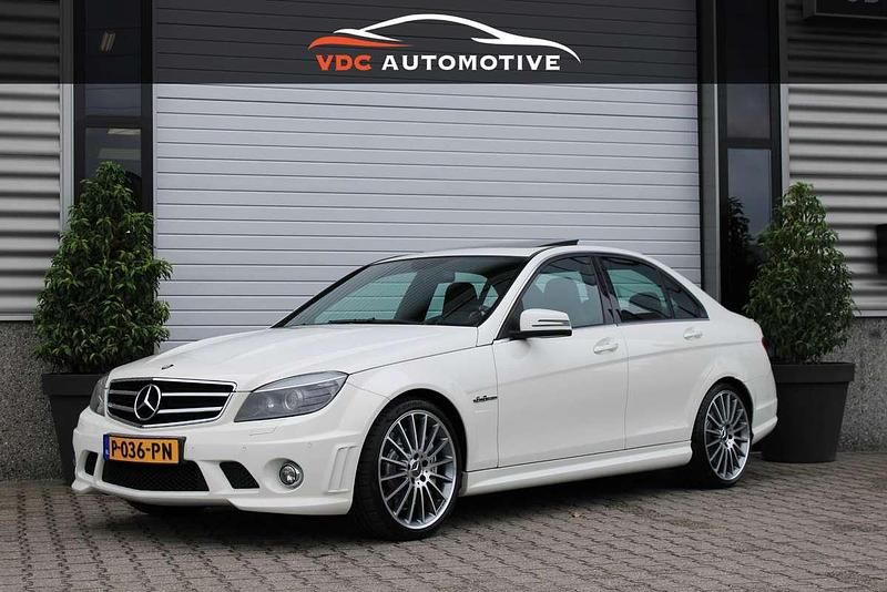 Wit Gebruikt 2009 Mercedes C63 AMG AMG Sedan | € 49.950 (Duur) - Afbeelding 1/4