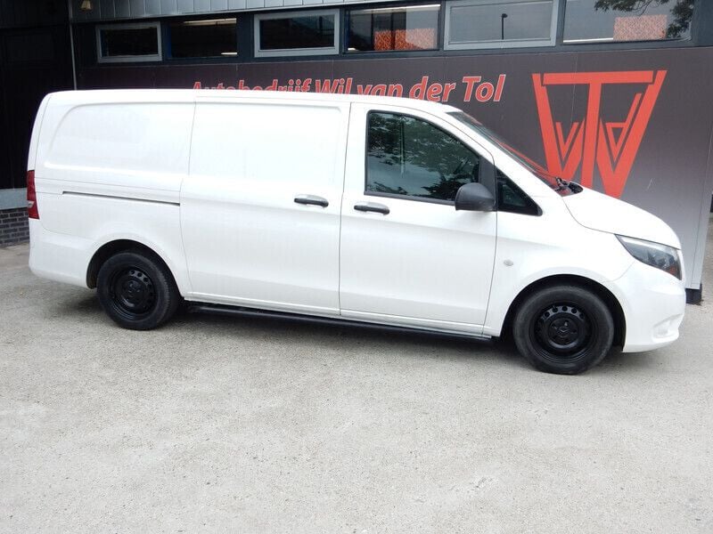 Wit Gebruikt 2017 Mercedes Vito MPV | € 12.990 (Eerlijke prijs) - Afbeelding 1/4