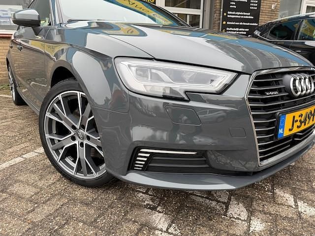 Occasion Audi A3 Sportback e-tron Sport 150 PK (110 kW) 2020 Grijs Hatchback