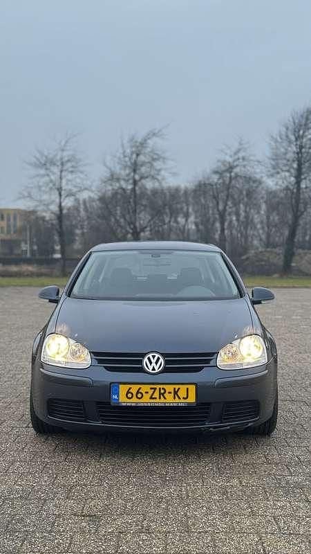 Occasion 2008 VW Golf Comfortline Sedan | € 1.900 (Super prijs) - Afbeelding 1/4